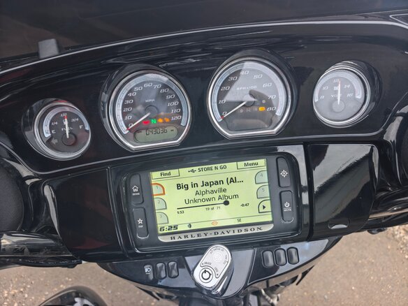 2017 Harley-Davidson Electra Glide, чёрный, 1300000 рублей - вид 4