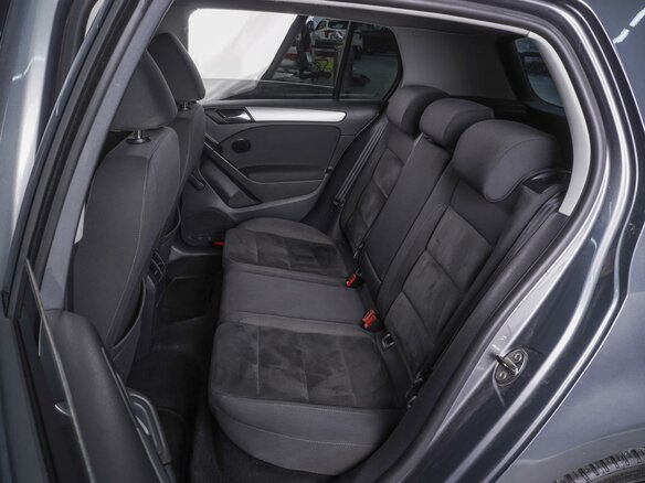 2011 Volkswagen Golf VI, серый, 1330000 рублей - вид 8