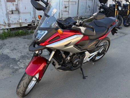 2016 Honda NC 750X, красный, 739000 рублей, вид 1