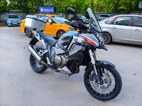2012 Honda VFR 1200X (Crosstourer), серебристый, 900000 рублей, вид 1