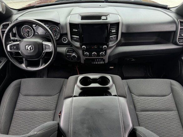 2025 Ram 1500 Quad Cab V Рестайлинг, красный, 5753000 рублей - вид 7