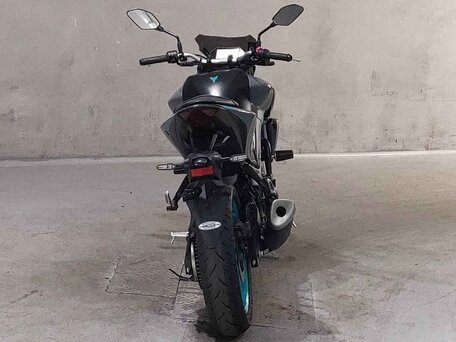 2023 Yamaha MT-03, серый, 590000 рублей, вид 4