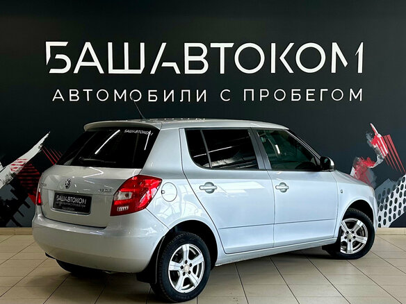 2013 Skoda Fabia II Рестайлинг, серебристый - вид 3