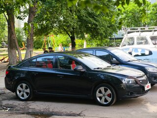2011 Chevrolet Cruze I, чёрный, 690000 рублей, вид 2