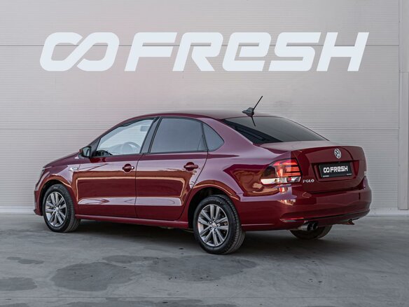 2019 Volkswagen Polo V Рестайлинг, красный, 1450000 рублей - вид 1