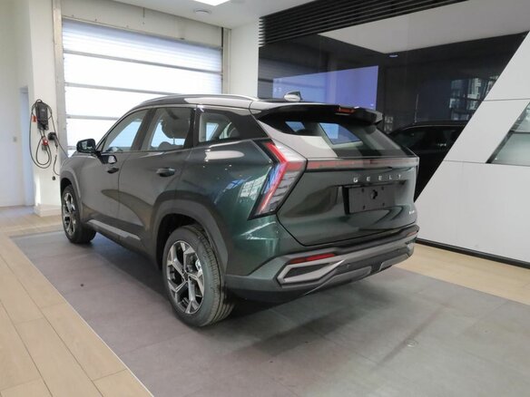 2026 Geely Atlas II, зелёный, 4119990 рублей - вид 5