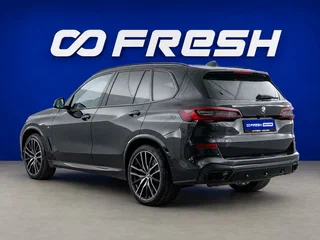 2022 BMW X5 M50i IV (G05/G18), чёрный, 8737900 рублей, вид 2