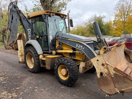 2011 John Deere 325J, 2450000 рублей, вид 1