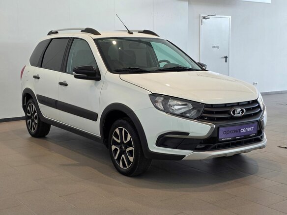 2023 Lada (ВАЗ) Granta Cross I Рестайлинг, белый - вид 2