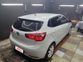 2014 Kia Rio 4-speed III, белый, 910000 рублей - вид 8