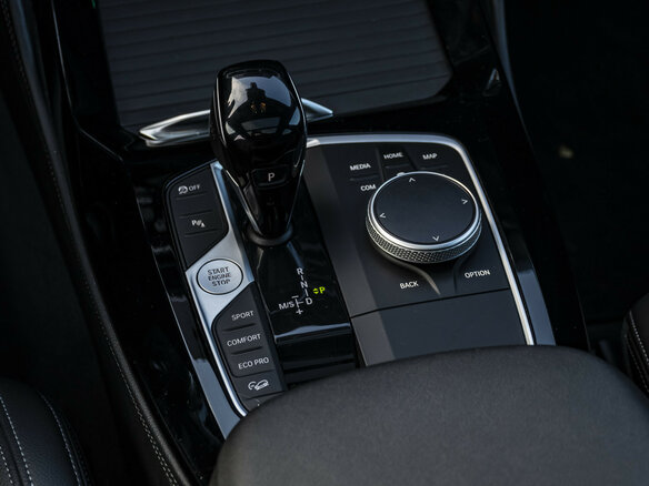 2021 BMW X4 20i II (G02) Рестайлинг, серый, 5679000 рублей - вид 23
