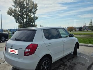 2013 Skoda Fabia II Рестайлинг, белый, 370000 рублей, вид 3