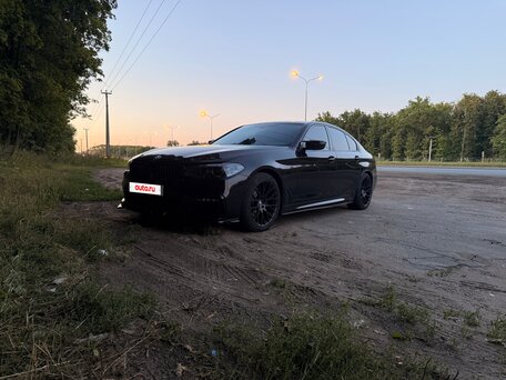 2018 BMW 5 серии 520i VII (G30/G31/G38), чёрный, 3100000 рублей, вид 5