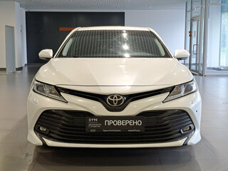 2020 Toyota Camry VIII (XV70), белый, 2445000 рублей, вид 2