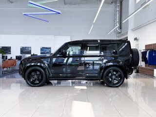 2021 Land Rover Defender 110 II, чёрный, 13500000 рублей, вид 4