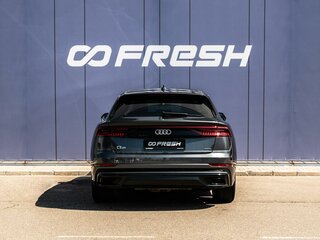 2019 Audi Q8 55 TFSI I (4M), серый, 6200000 рублей, вид 4