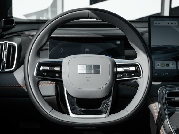 2026 Geely Galaxy M7, серый, 3832500 рублей - вид 13