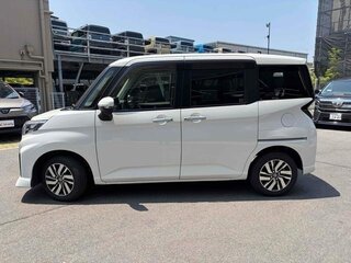 2021 Toyota Roomy I Рестайлинг, белый, 1100000 рублей, вид 3