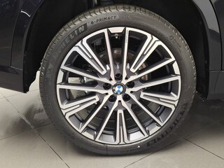 2026 BMW X1 Long 25Li xDrive III (U11/U12), чёрный, 5940000 рублей, вид 4