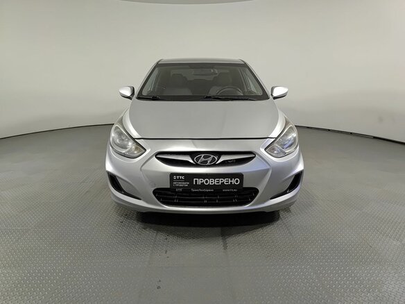 2013 Hyundai Solaris I, серебристый, 579090 рублей - вид 1