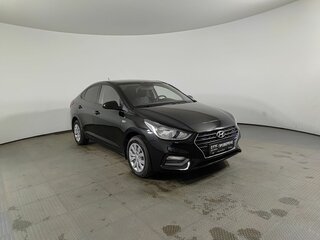 2017 Hyundai Solaris II, чёрный, 1375000 рублей, вид 3