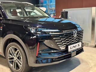 2025 Changan UNI-S I, чёрный, 3179900 рублей, вид 4