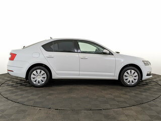 2020 Skoda Octavia III (A7) Рестайлинг, белый, 1700000 рублей, вид 4