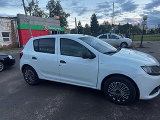 2017 Renault Sandero II, белый, 350000 рублей, вид 2