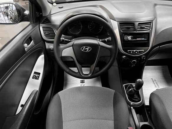 2013 Hyundai Solaris I, чёрный, 690000 рублей - вид 10