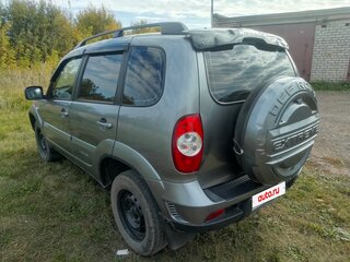 2016 Chevrolet Niva I Рестайлинг, серый, 650000 рублей, вид 3