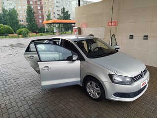 2011 Volkswagen Polo V, серебристый, 630000 рублей, вид 3