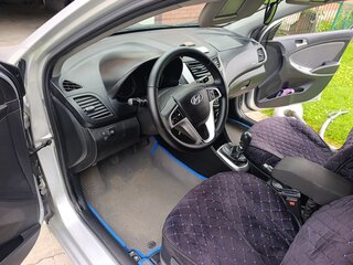 2013 Hyundai Solaris I, серебристый, 600000 рублей, вид 5