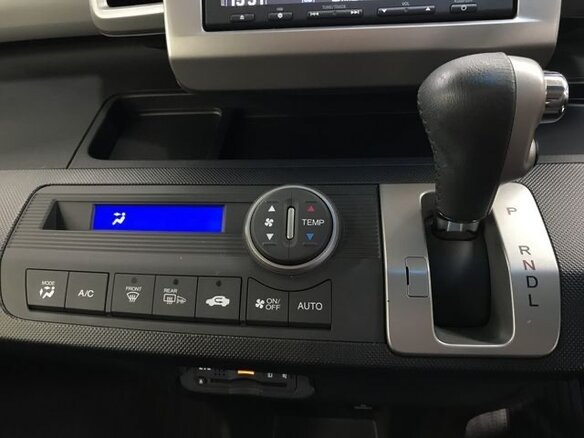 2014 Honda Freed I Рестайлинг 2, серебристый - вид 21