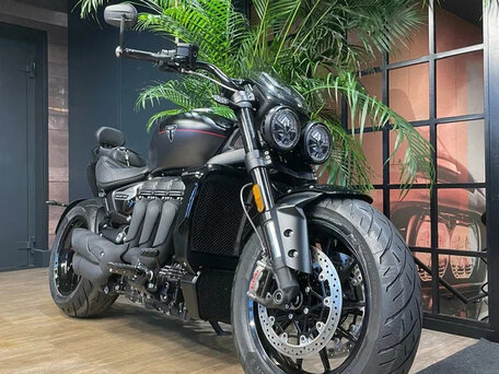 2025 Triumph Rocket 3, серый, 3700000 рублей, вид 2