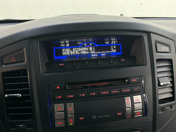 2007 Mitsubishi Pajero IV, коричневый - вид 16