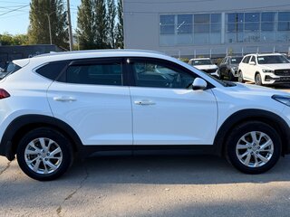2018 Hyundai Tucson III Рестайлинг, белый, 2350000 рублей, вид 4