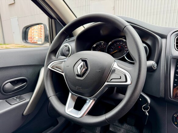 2021 Renault Sandero Stepway II Рестайлинг, белый - вид 19