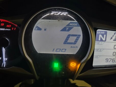 2015 Yamaha FJR1300, серебристый, 1350000 рублей, вид 4