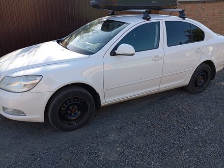 2012 Skoda Octavia II (A5) Рестайлинг, белый, 650000 рублей, вид 3