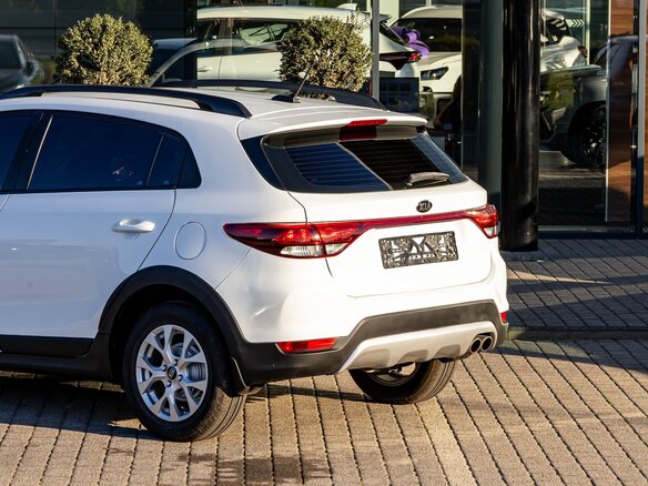 2018 Kia Rio X-Line IV, белый, 1495000 рублей - вид 9