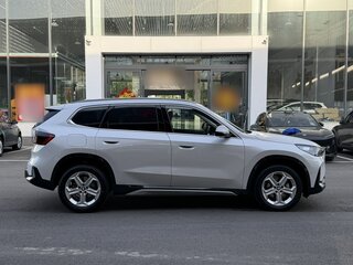 2023 BMW X1 Long 20Li sDrive III (U11/U12), белый, 2800600 рублей, вид 3