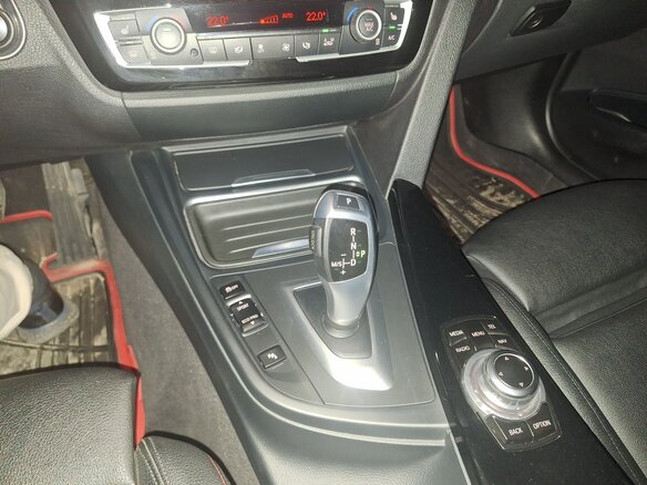 2013 BMW 3 серии 320d xDrive VI (F3x), серый, 1800000 рублей - вид 20