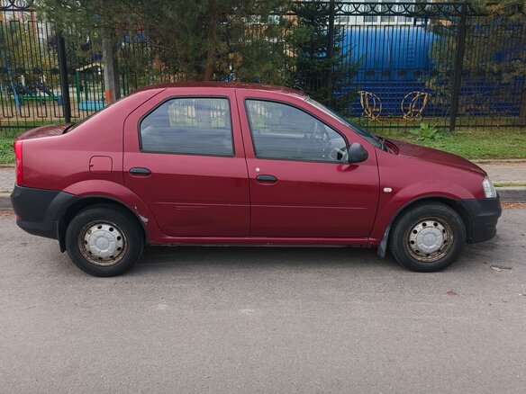 2010 Renault Logan I Рестайлинг, красный, 475000 рублей - вид 4