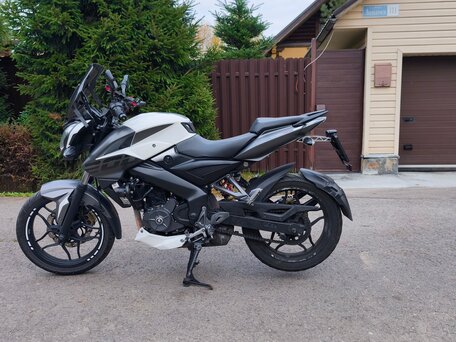 2018 Bajaj Pulsar NS 200, белый, 165000 рублей, вид 1