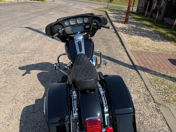 2019 Harley-Davidson Electra Glide, чёрный, 1221468 рублей - вид 2