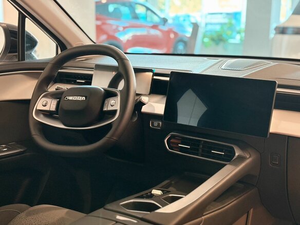 2026 Omoda C5 II, белый, 2399000 рублей - вид 9