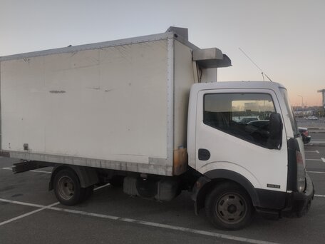 2011 Nissan Cabstar, белый, 700000 рублей, вид 2