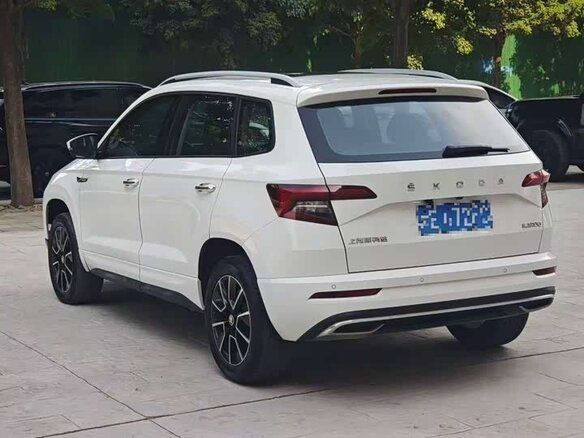2022 Skoda Karoq I Рестайлинг, белый - вид 1