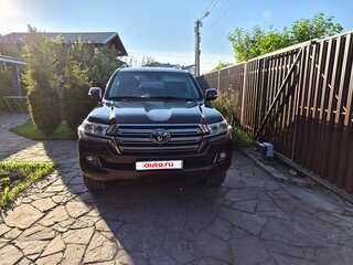 2016 Toyota Land Cruiser 200 Series Рестайлинг 2, коричневый, 6500000 рублей, вид 2