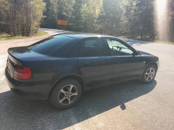 1999 Audi A4 I (B5) Рестайлинг, синий, 500000 рублей - вид 12